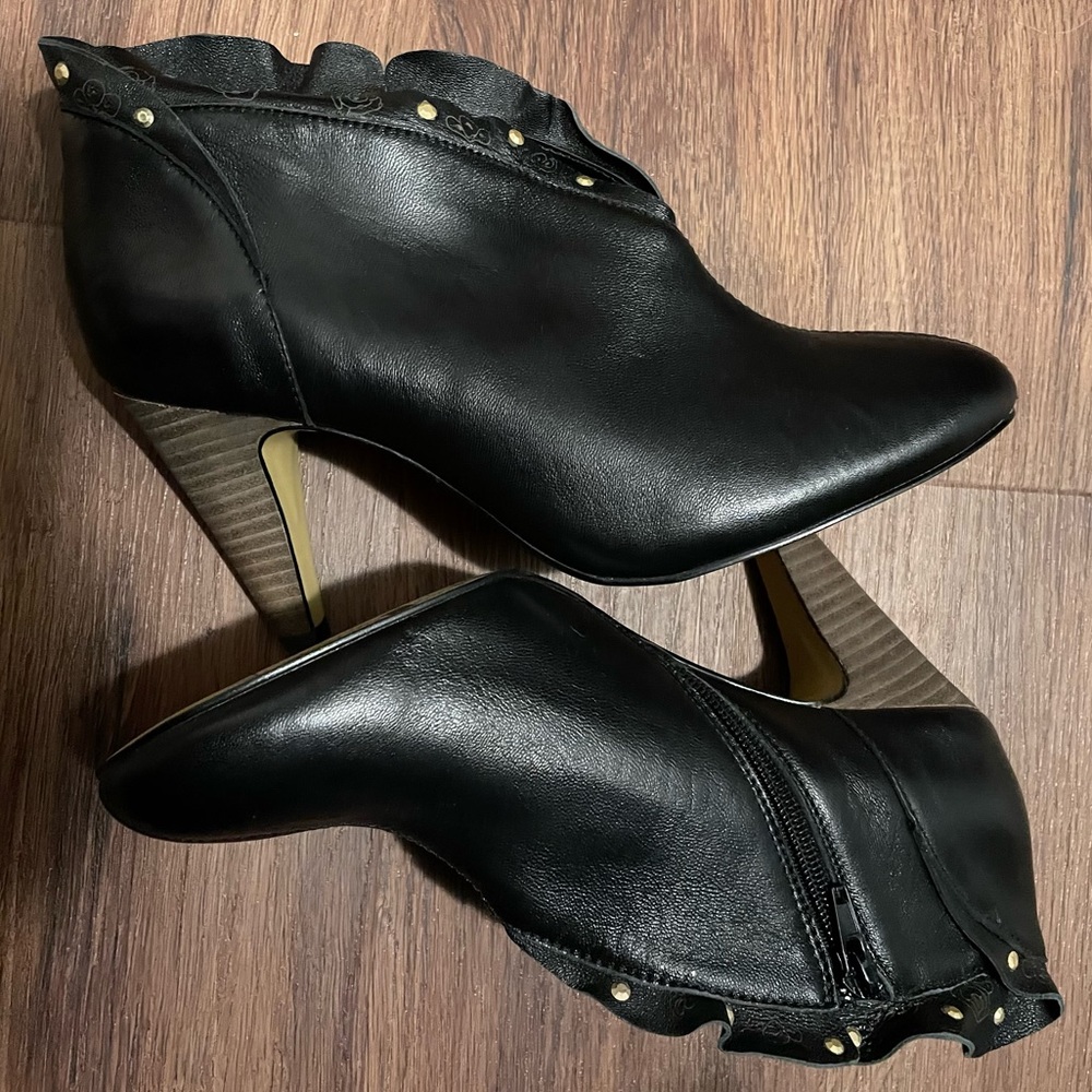 Bella Vita NWOT Black